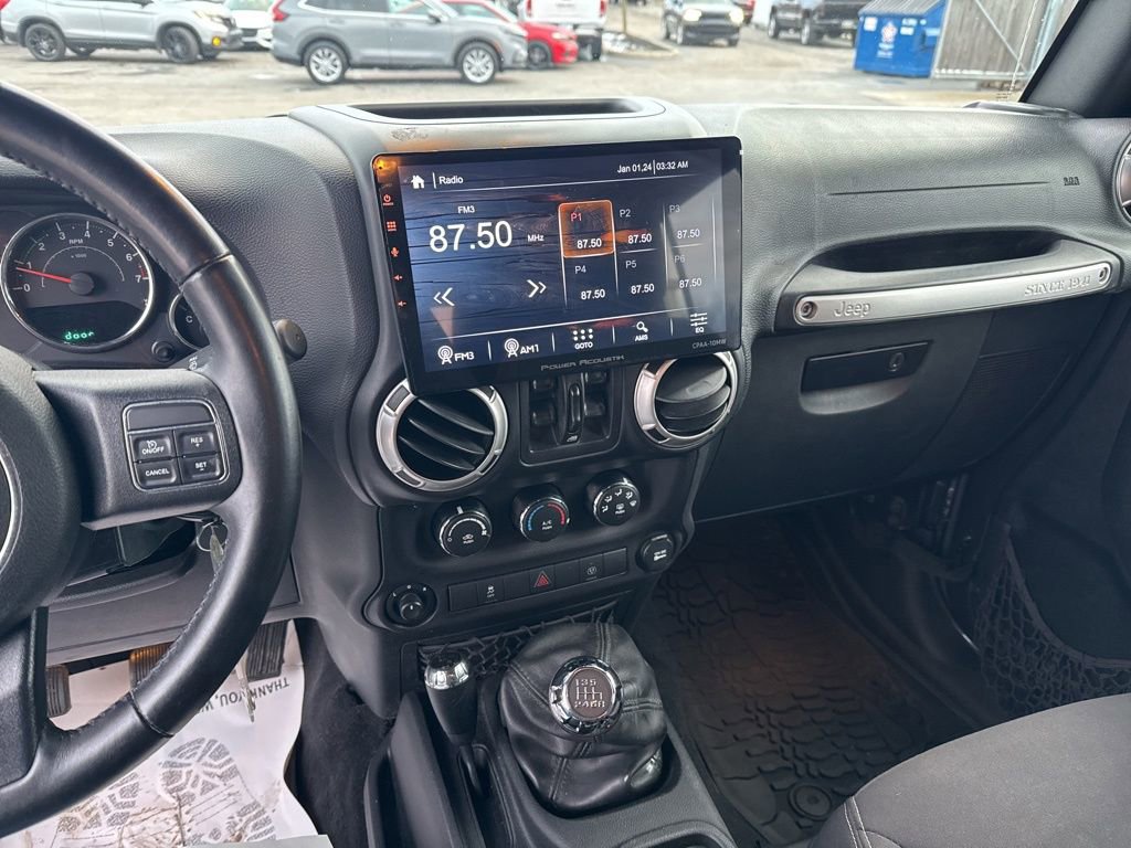 Used 2017 Jeep Wrangler Unlimited Sahara image 17