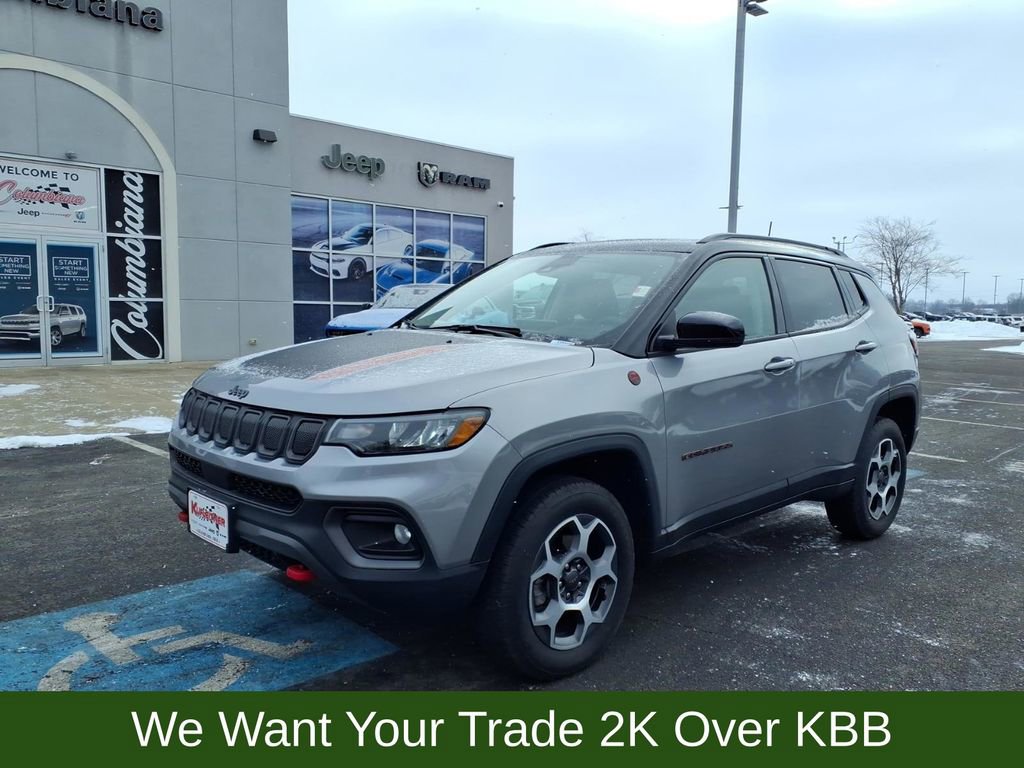 Used 2022 Jeep Compass Trailhawk w/ Sun and Sound Group AWD/4WD image 2