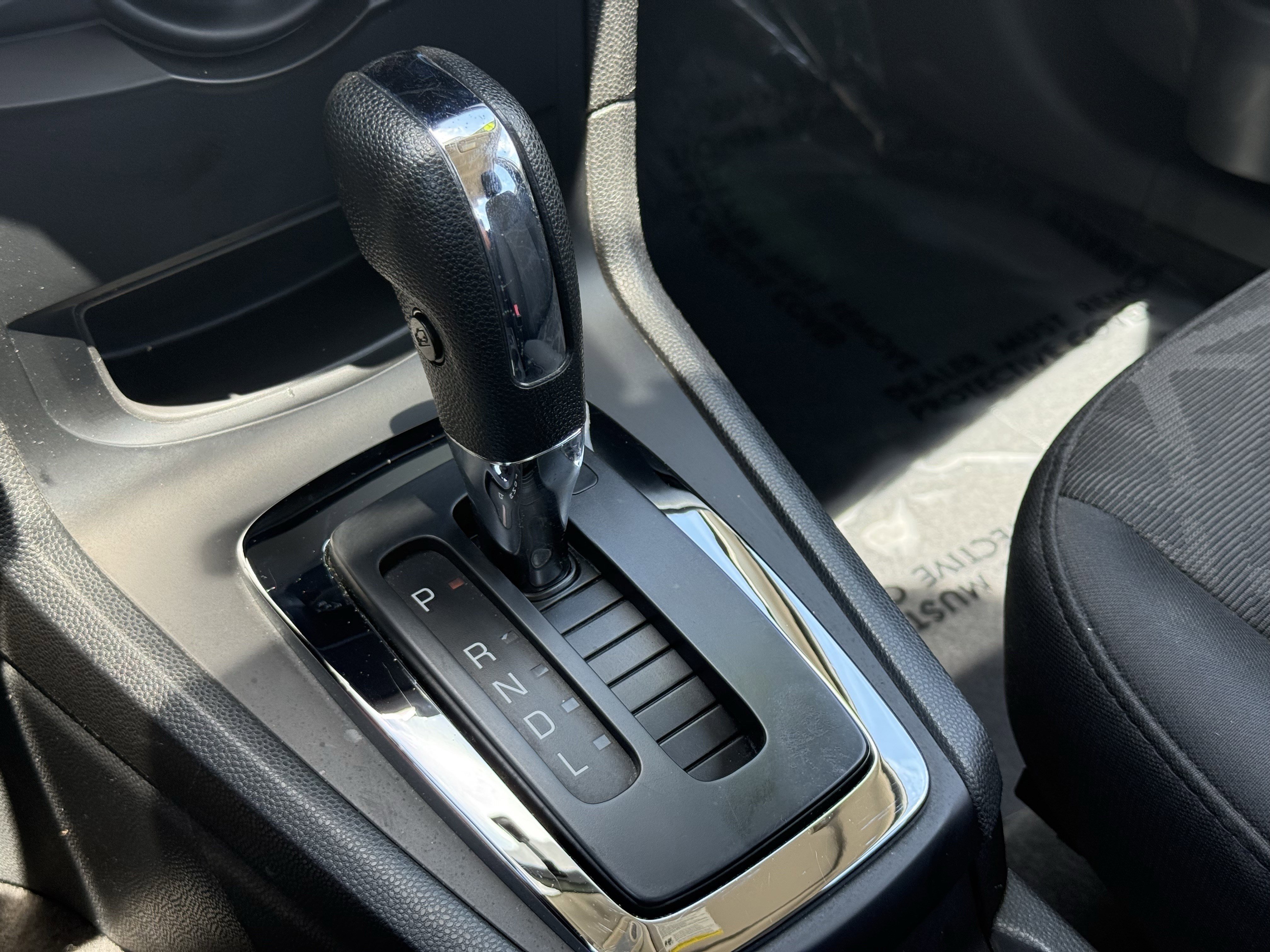 Used 2013 Ford Fiesta SE w/ Super Fuel Economy Pkg FWD image 29