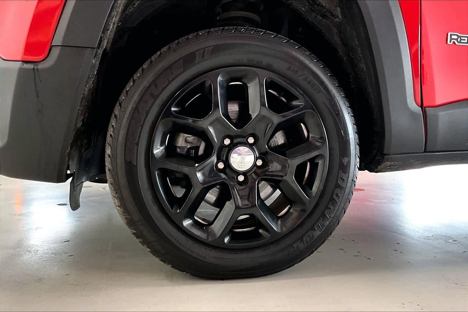 Used 2018 Jeep Renegade Latitude w/ Cold Weather Group AWD/4WD image 7