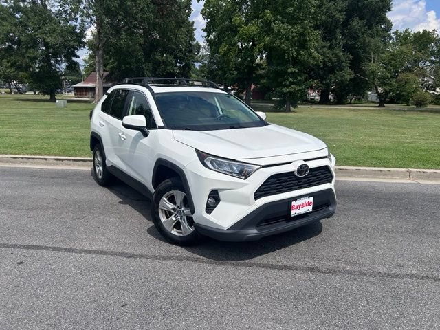 Used 2019 Toyota RAV4 XLE AWD/4WD image 2