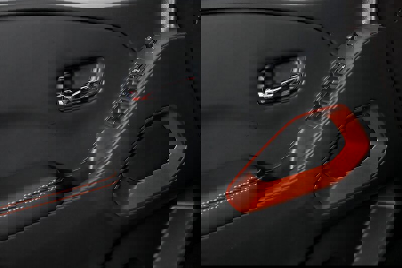 Used 2025 Nissan Frontier PRO-4X image 14