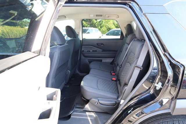 Certified 2025 Nissan Pathfinder SV FWD image 19