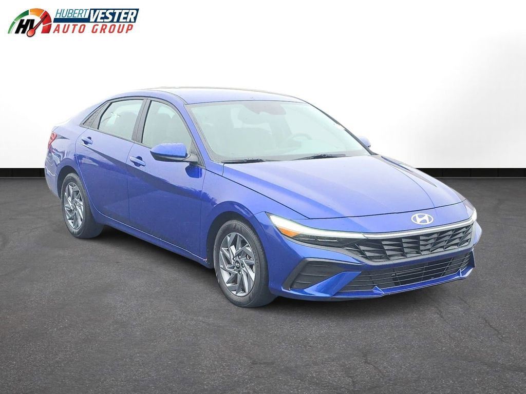 Used 2024 Hyundai Elantra SEL image 4