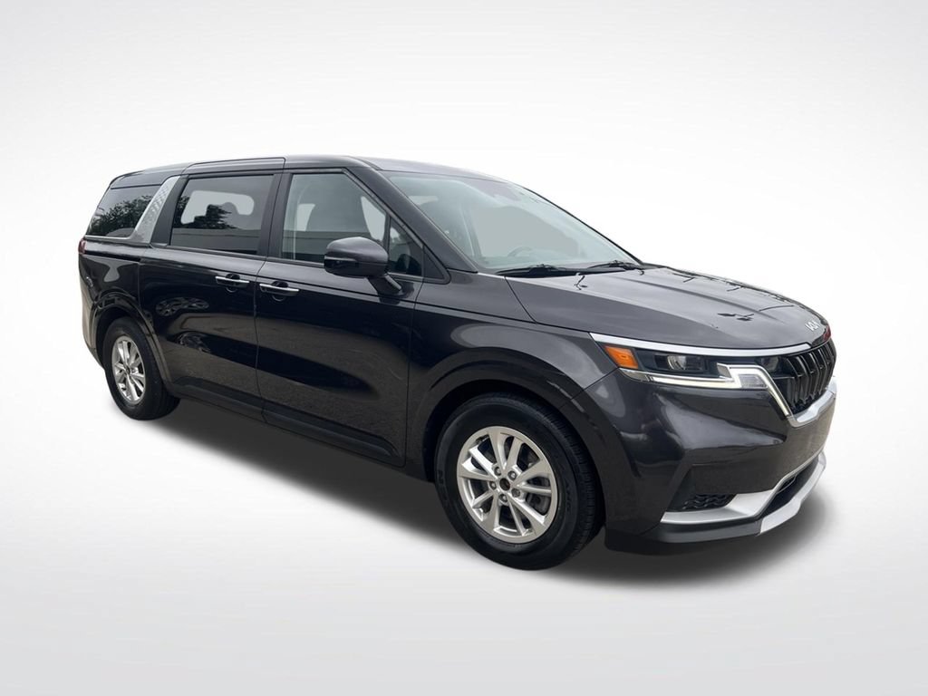 Certified 2022 Kia Carnival LX FWD image 3