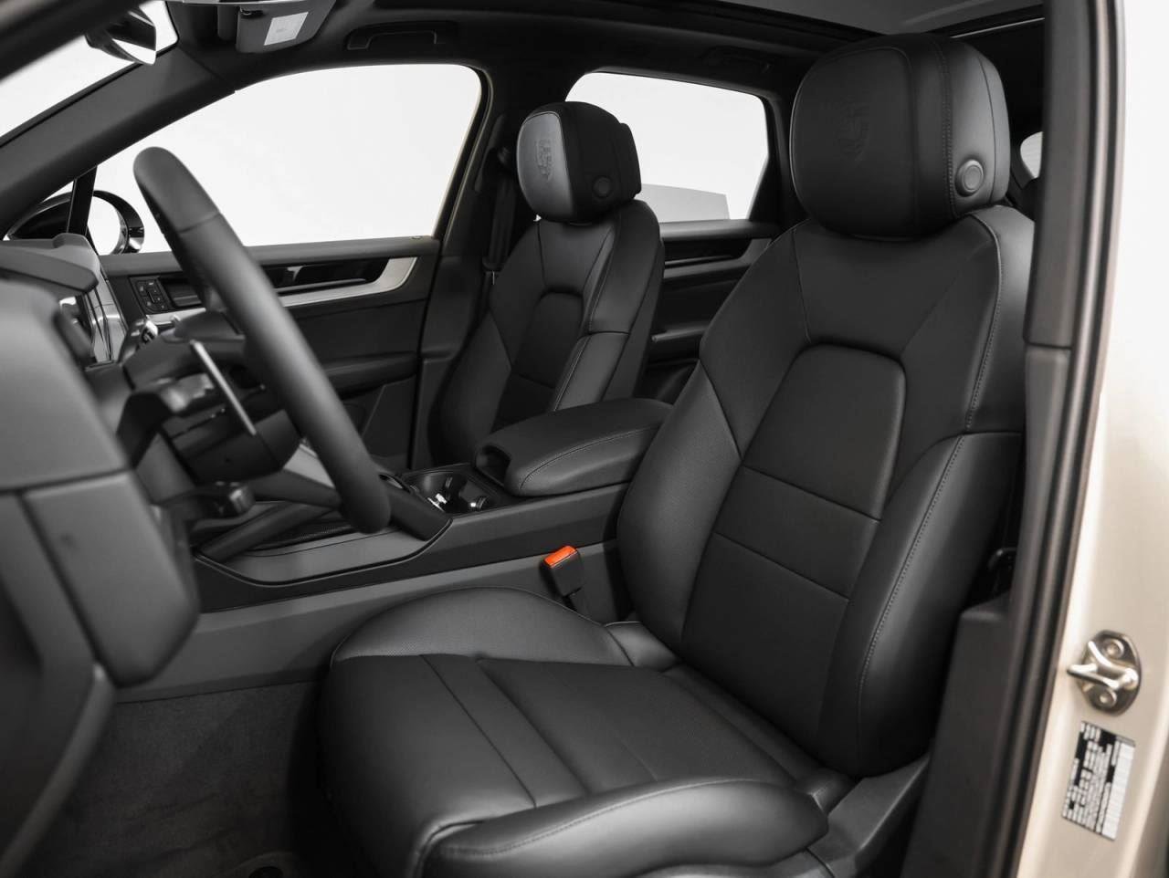 New 2025 Porsche Cayenne image 5