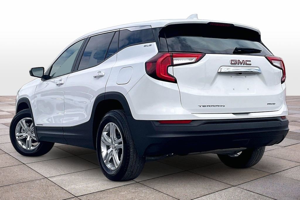 Used 2024 GMC Terrain SLE image 11