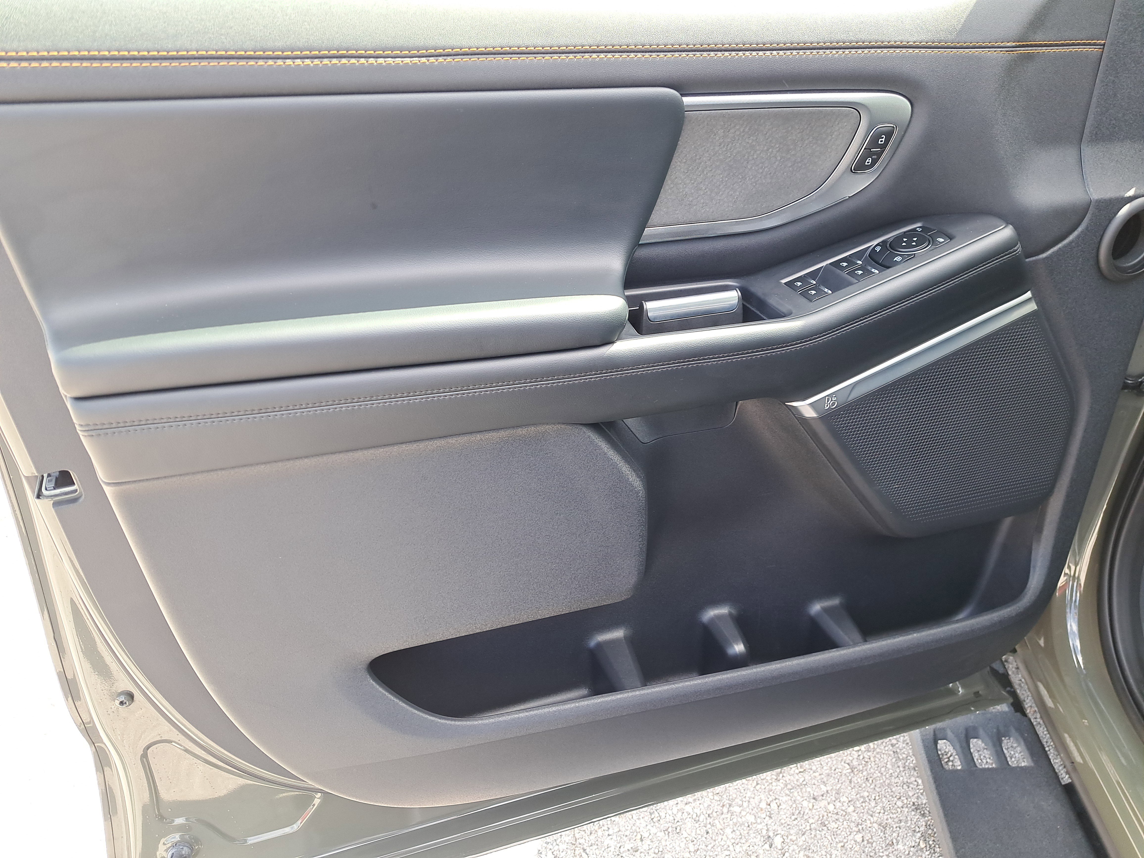 Used 2025 Ford Expedition Tremor image 11