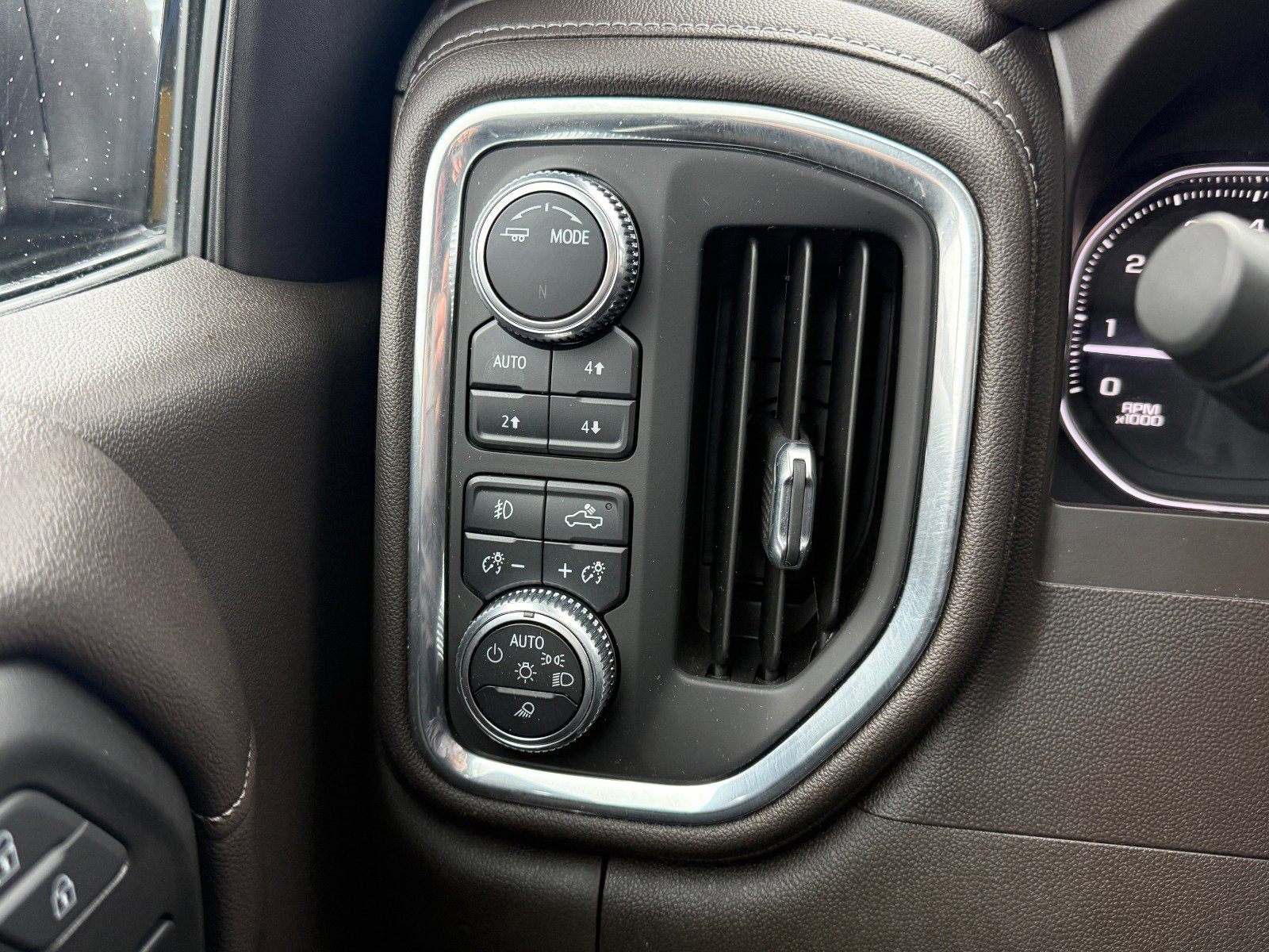 Used 2021 GMC Sierra 1500 SLT w/ SLT Premium Package image 32