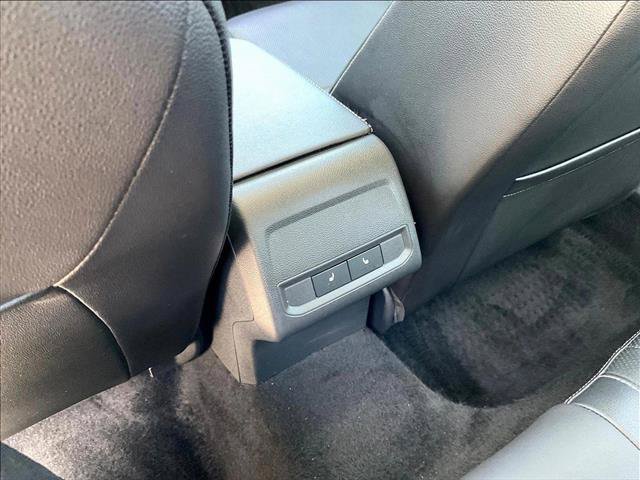 Used 2024 Volkswagen Jetta SEL FWD image 21