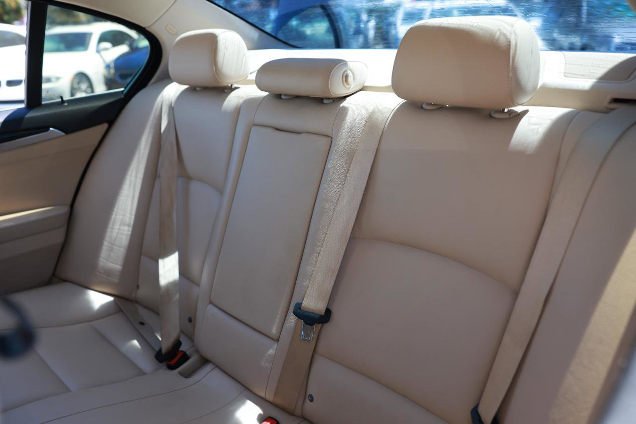 Used 2012 BMW 528i Sedan RWD image 8