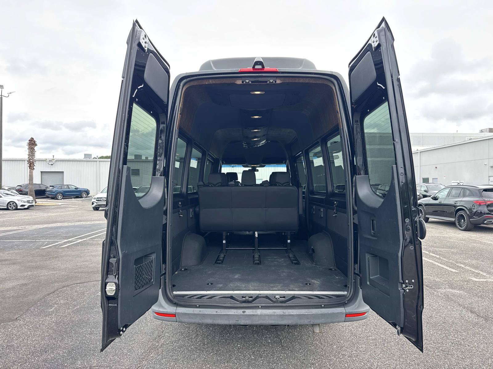 Used 2020 Mercedes-Benz Sprinter 2500 image 14