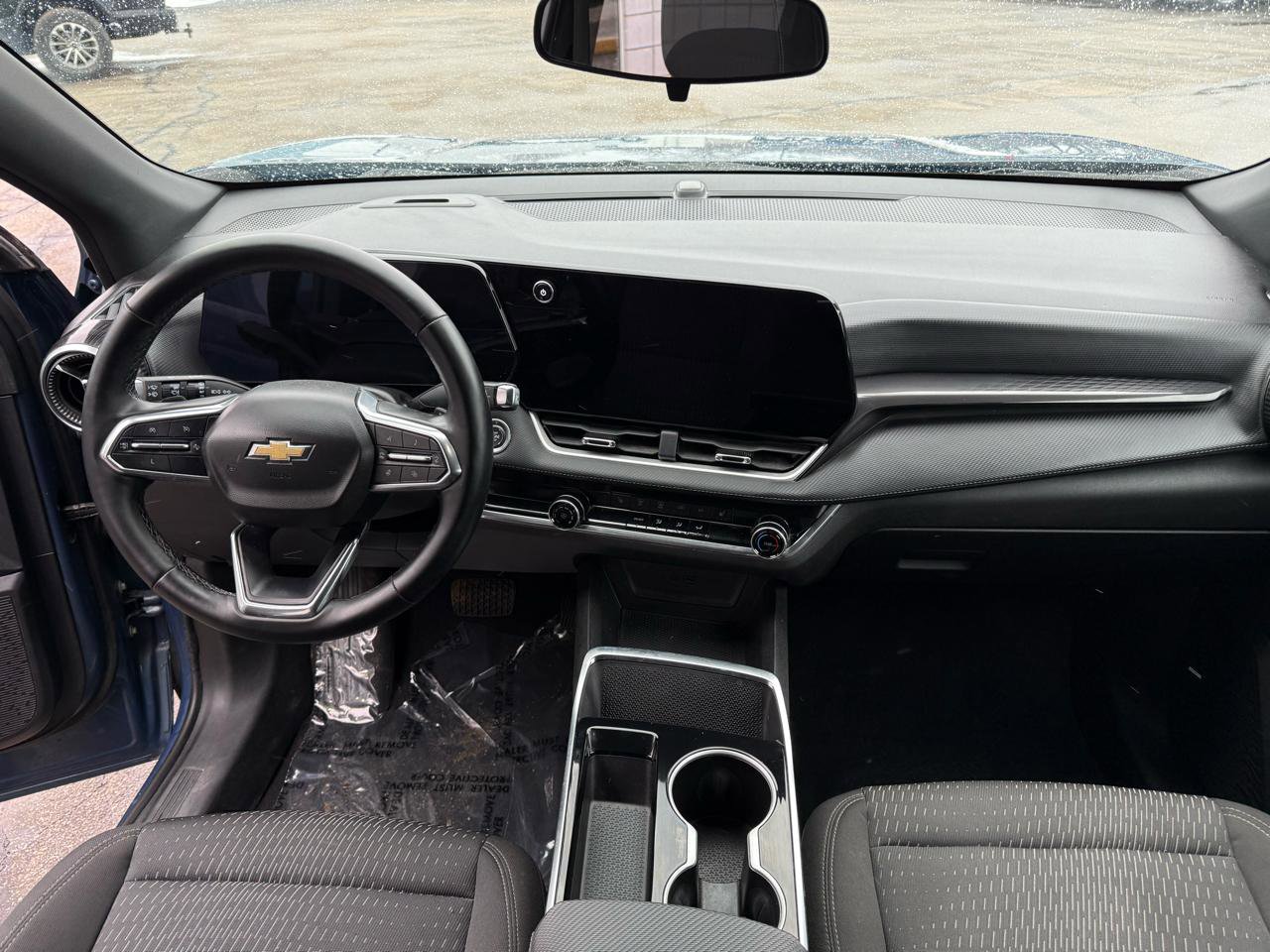 Used 2025 Chevrolet Equinox LT image 12