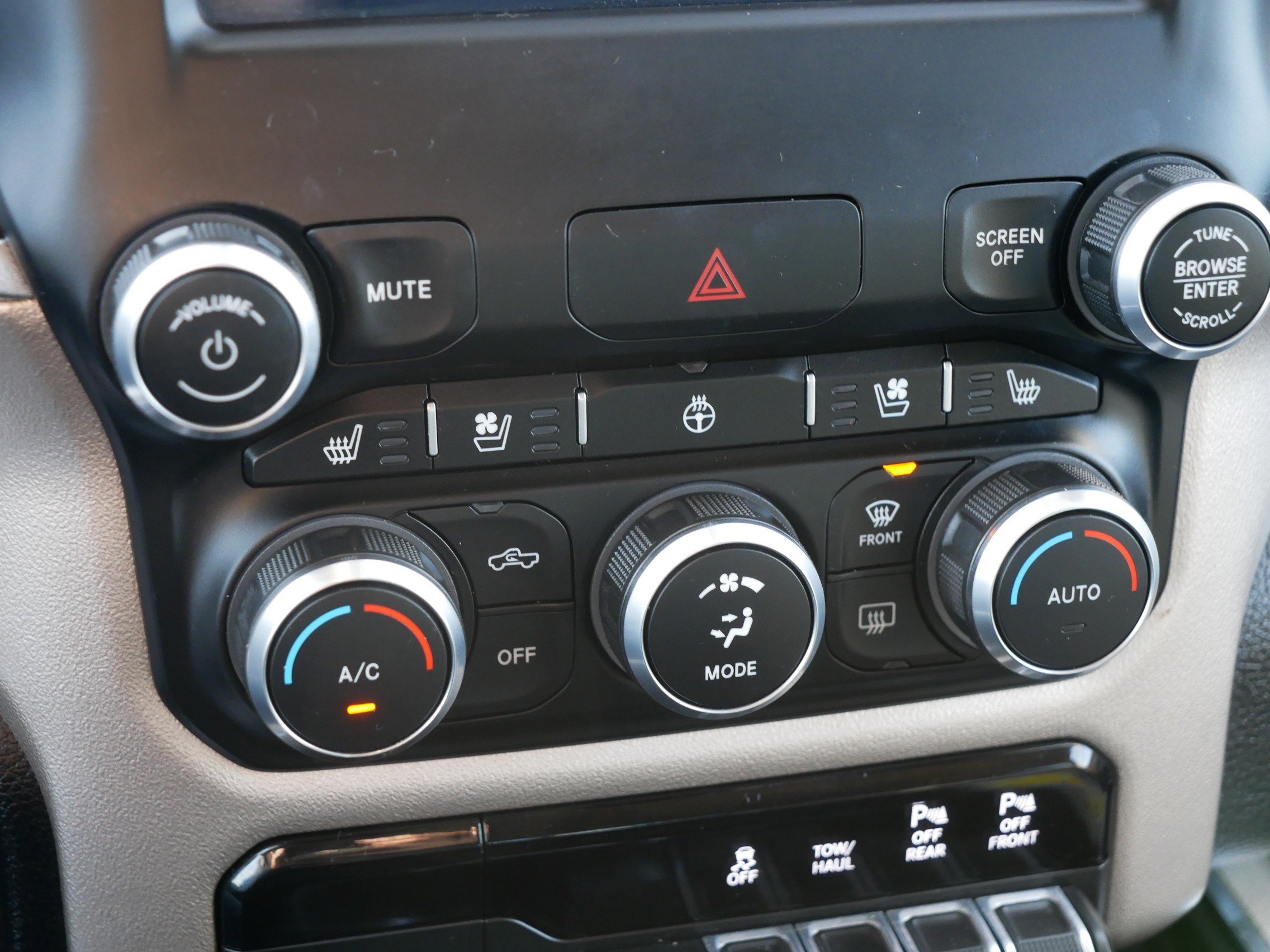 Used 2019 RAM 1500 Laramie image 23