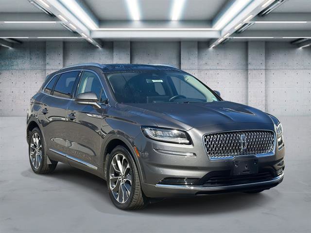 Used 2022 Lincoln Nautilus Reserve AWD/4WD image 2