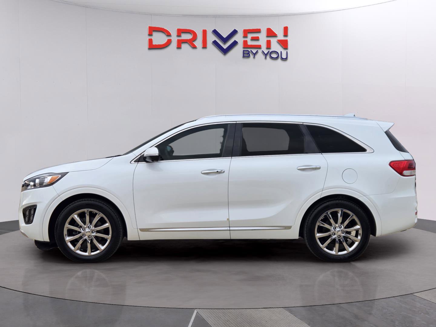 Used 2018 Kia Sorento SX image 2