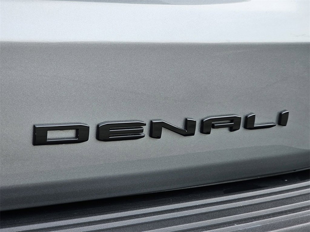 Used 2024 GMC Yukon Denali image 12