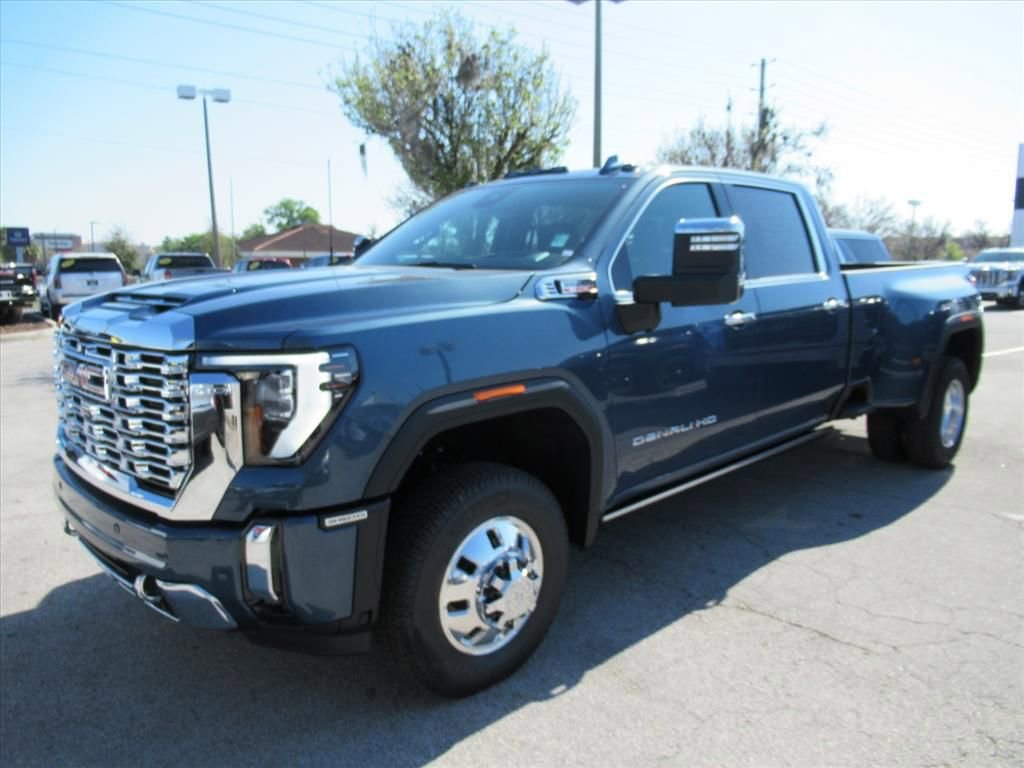 New 2026 GMC Sierra 3500 Denali w/ Denali Reserve Package image 3