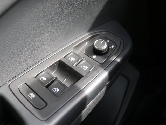 New 2025 Volkswagen Taos SE image 17