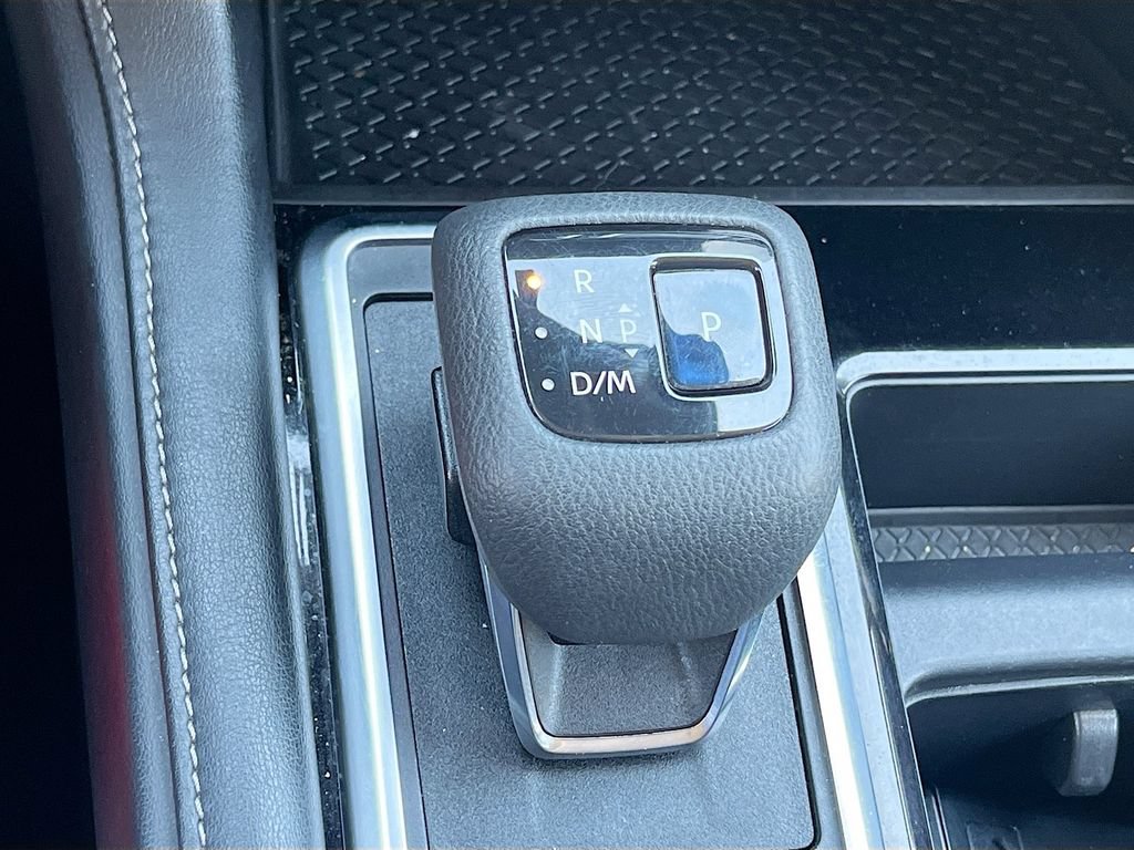 Used 2022 Nissan Pathfinder SL AWD/4WD image 17