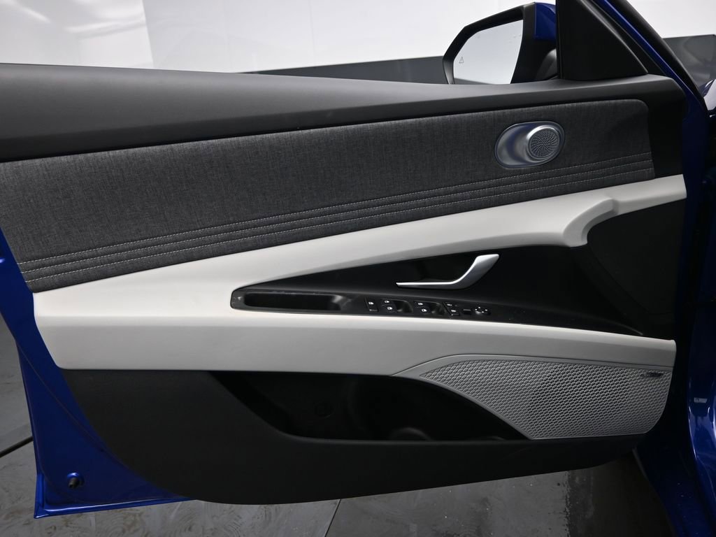 New 2026 Hyundai Elantra Limited image 26