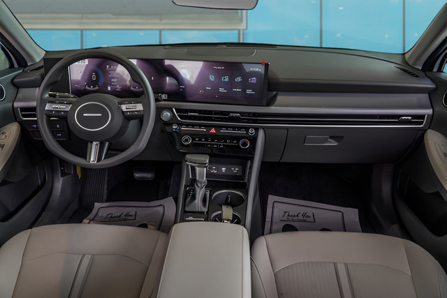 Certified 2025 Hyundai Sonata SE FWD image 10