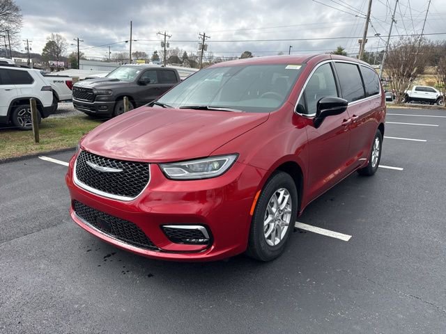 New 2026 Chrysler Pacifica Select image 3