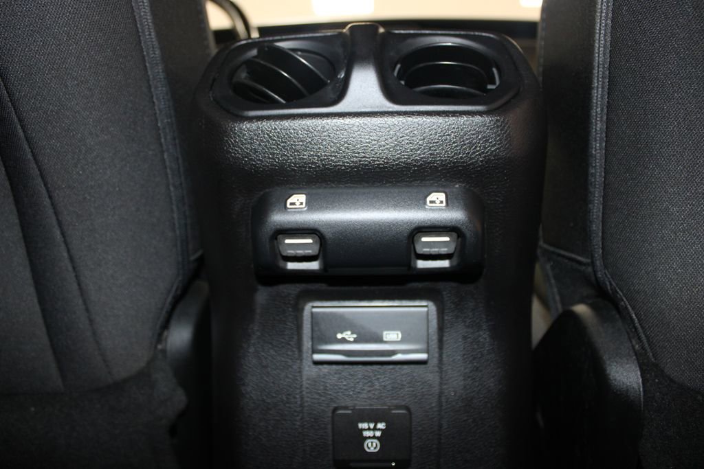 Used 2018 Jeep Wrangler Unlimited Sahara image 28
