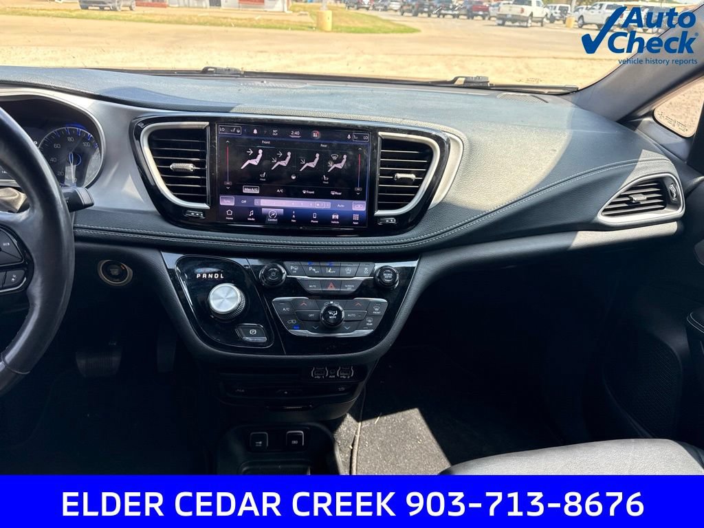 Used 2021 Chrysler Pacifica Touring-L w/ Uconnect Theater Family Group AWD/4WD image 28