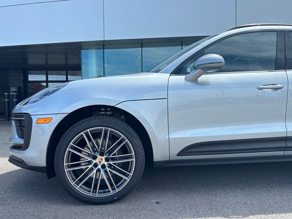New 2026 Porsche Macan AWD/4WD image 30