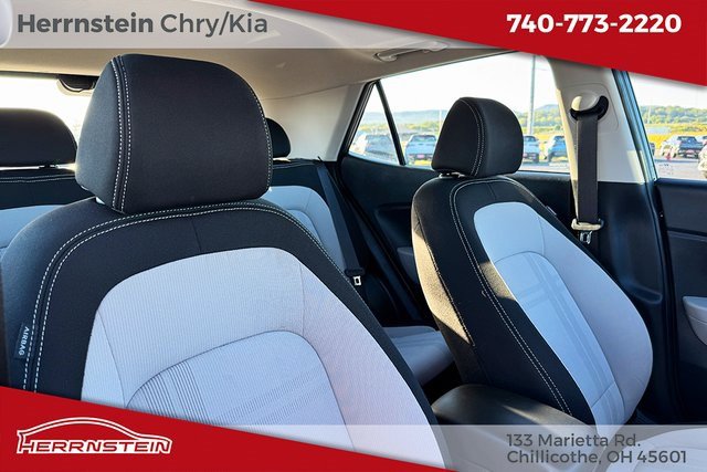 Used 2024 Hyundai Venue SEL image 28