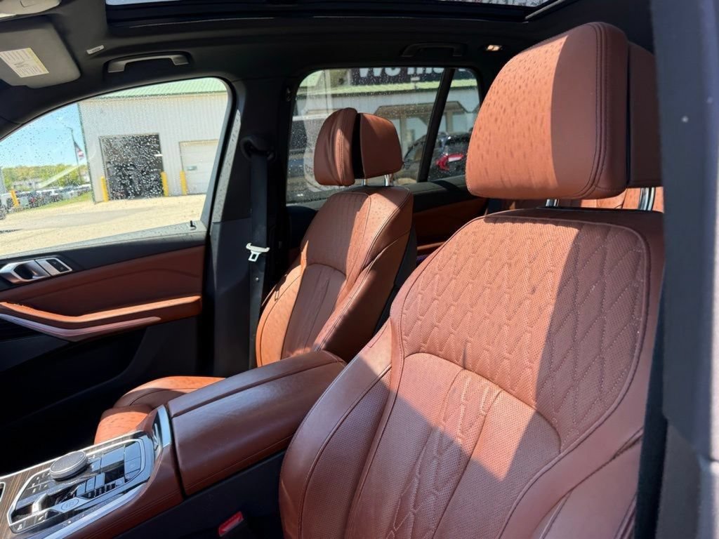 Used 2024 BMW X5 M60i AWD/4WD image 36