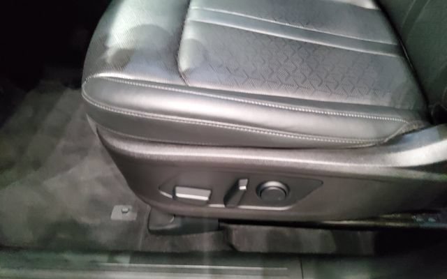 Used 2023 Kia Sorento SX FWD image 26