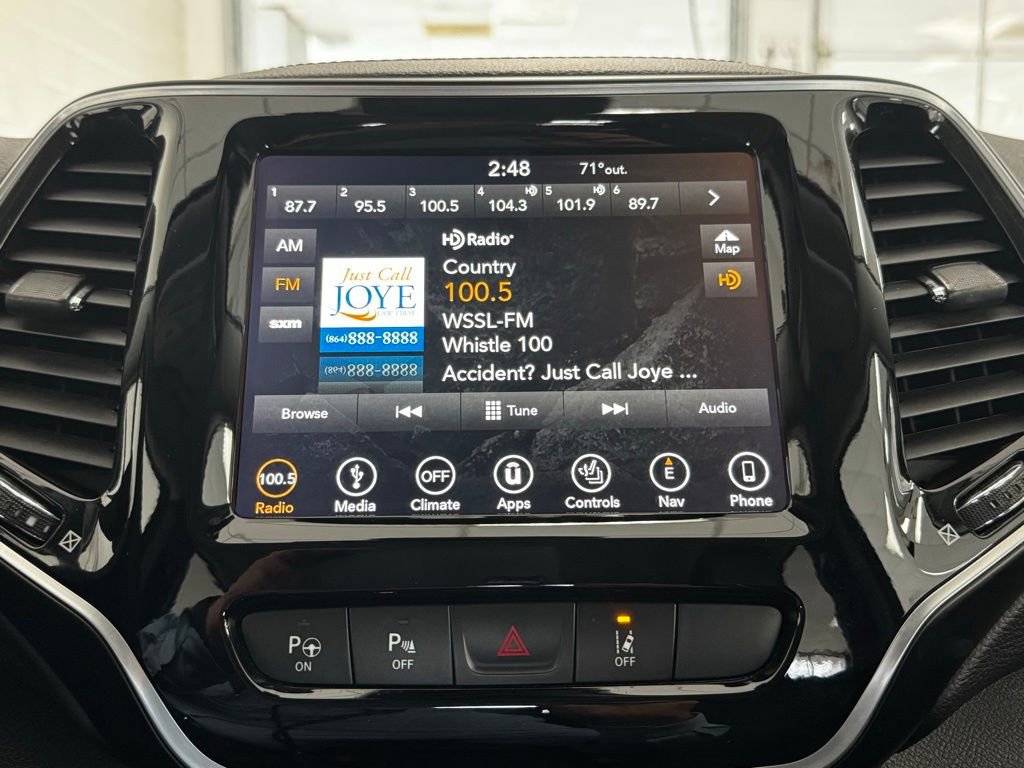 Used 2019 Jeep Cherokee Limited w/ Luxury Group image 15