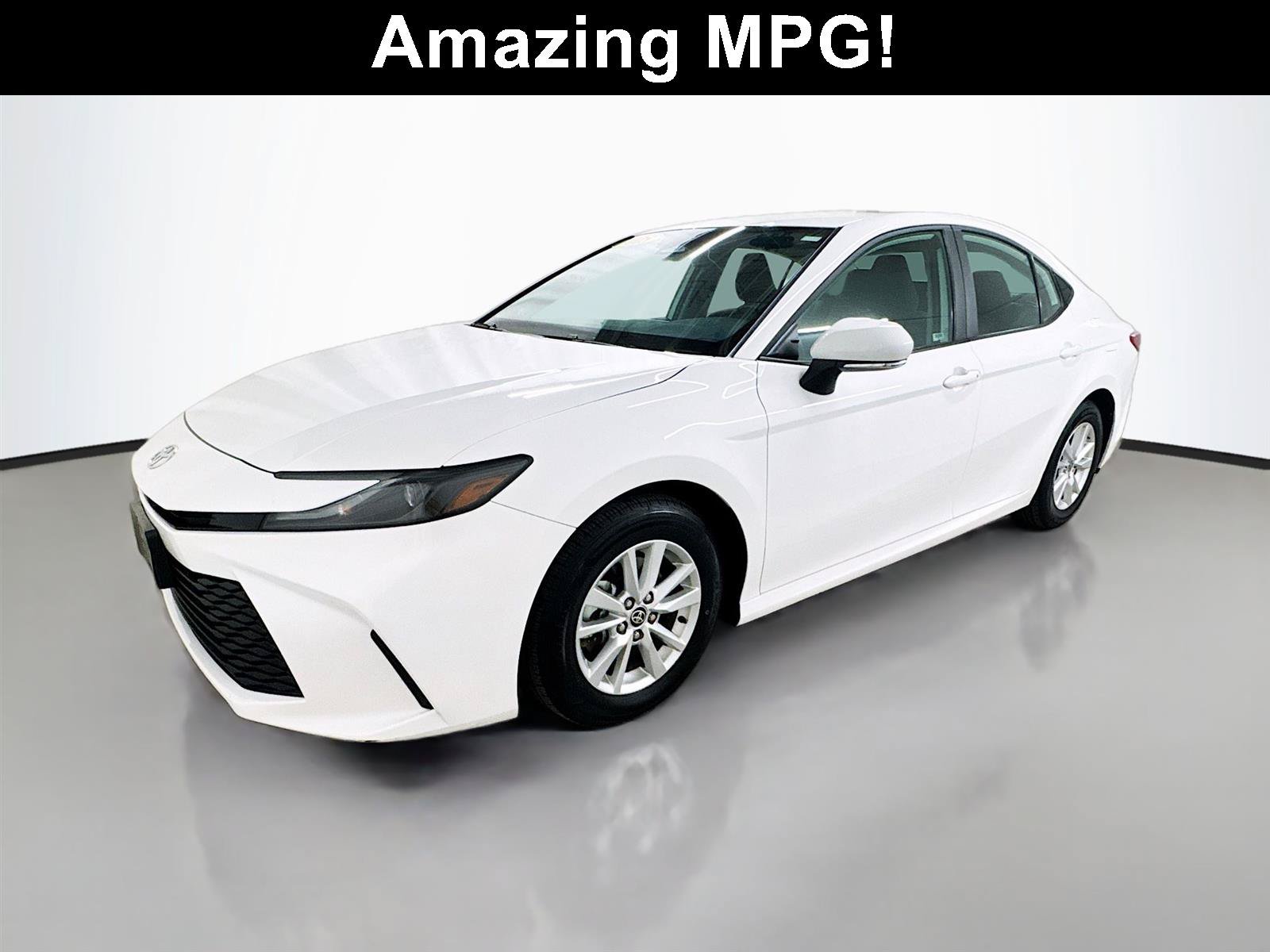 Used 2025 Toyota Camry LE w/ Convenience Package FWD image 4