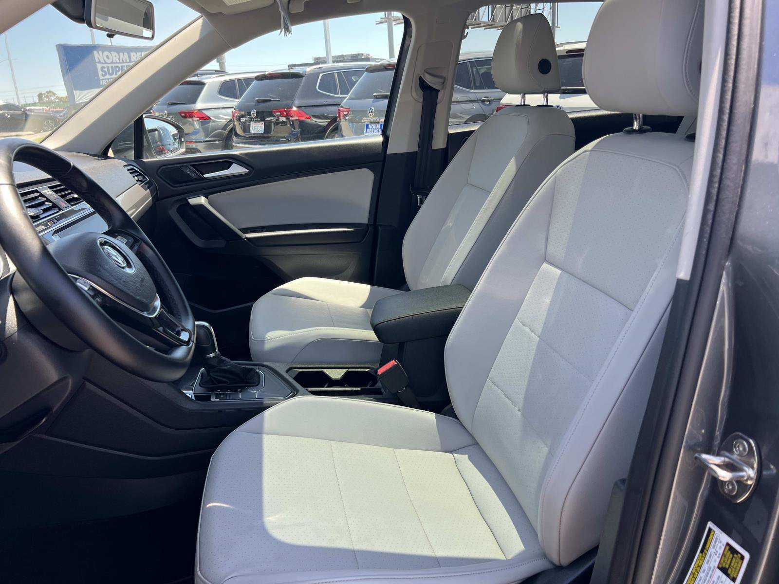 Used 2019 Volkswagen Tiguan SE w/ Panoramic Sunroof Package FWD image 18