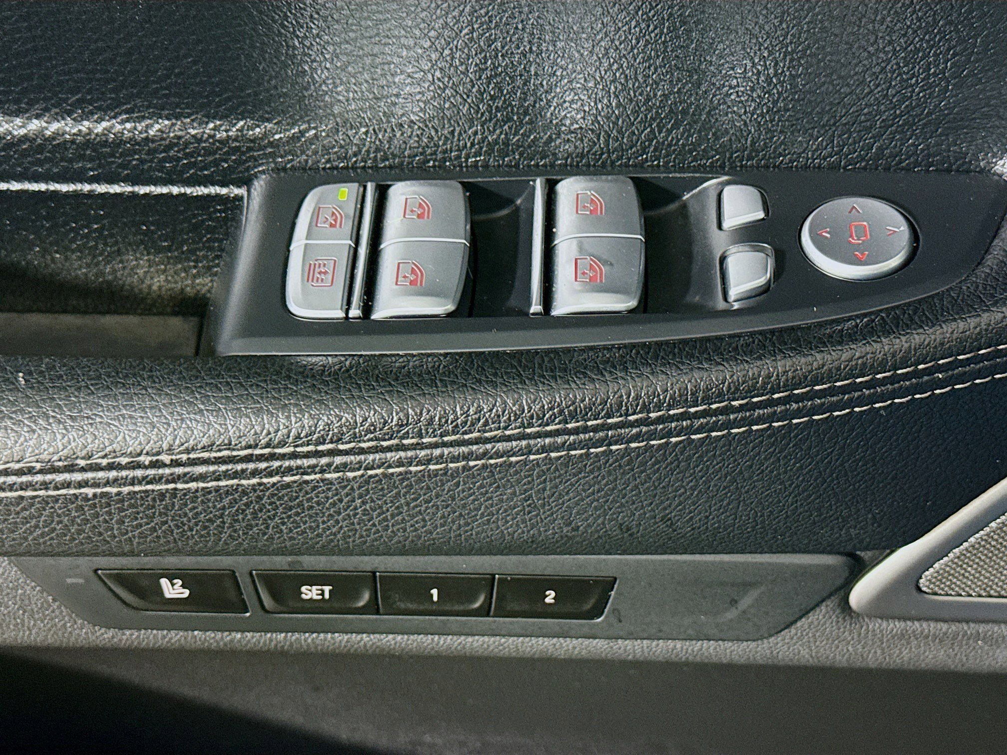 Used 2022 BMW 740i image 24