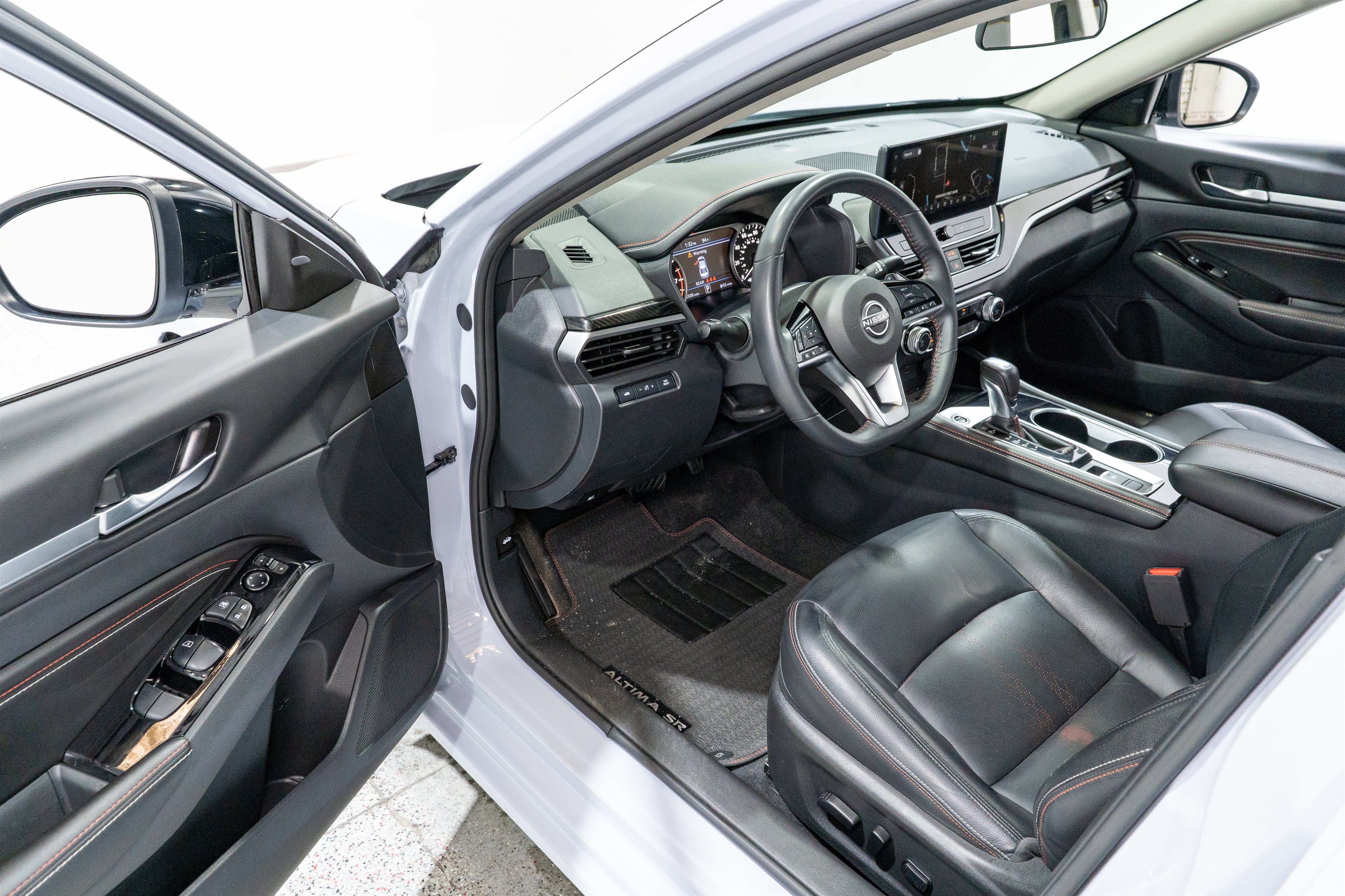 Used 2023 Nissan Altima 2.5 SR w/ SR Premium Package AWD/4WD image 12
