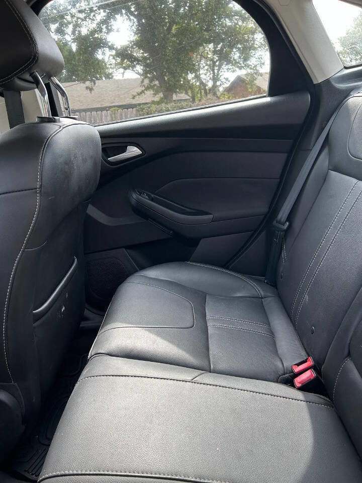 Used 2012 Ford Focus Titanium image 40