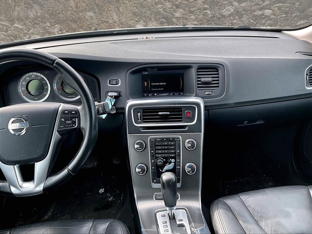 Used 2011 Volvo S60 T6 image 6
