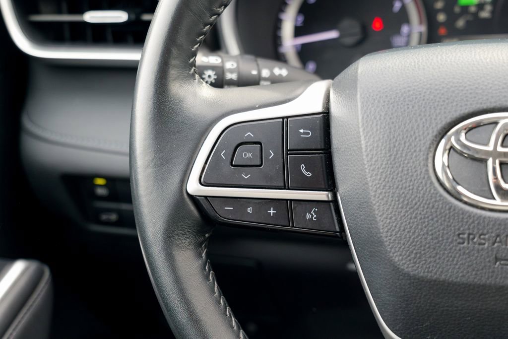 Used 2023 Toyota Highlander XLE AWD/4WD image 41