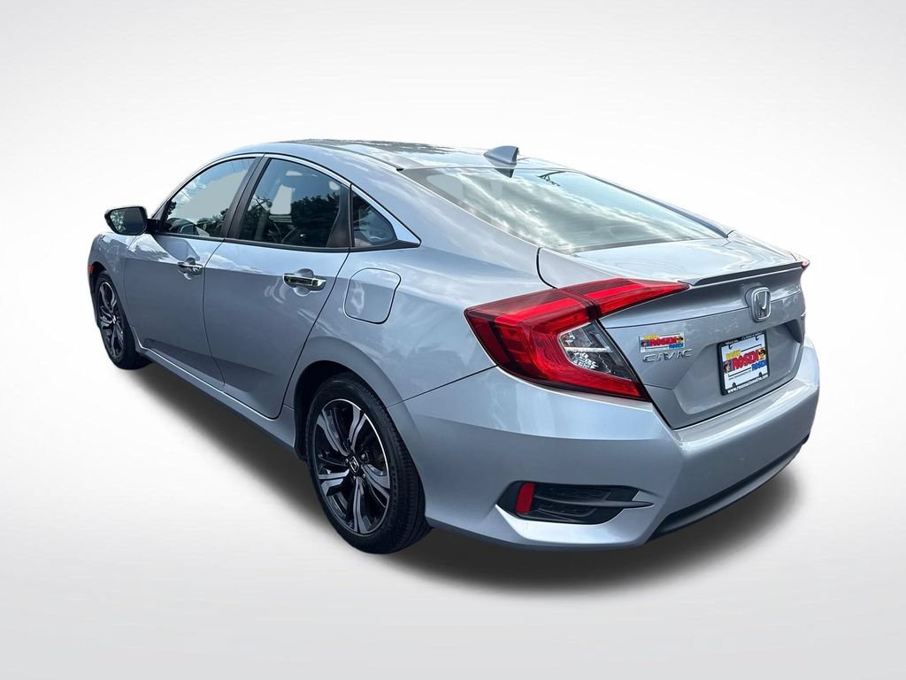 Used 2017 Honda Civic Touring video 3