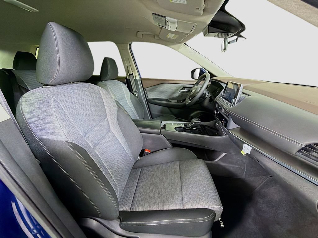 Used 2023 Nissan Rogue SV FWD image 29