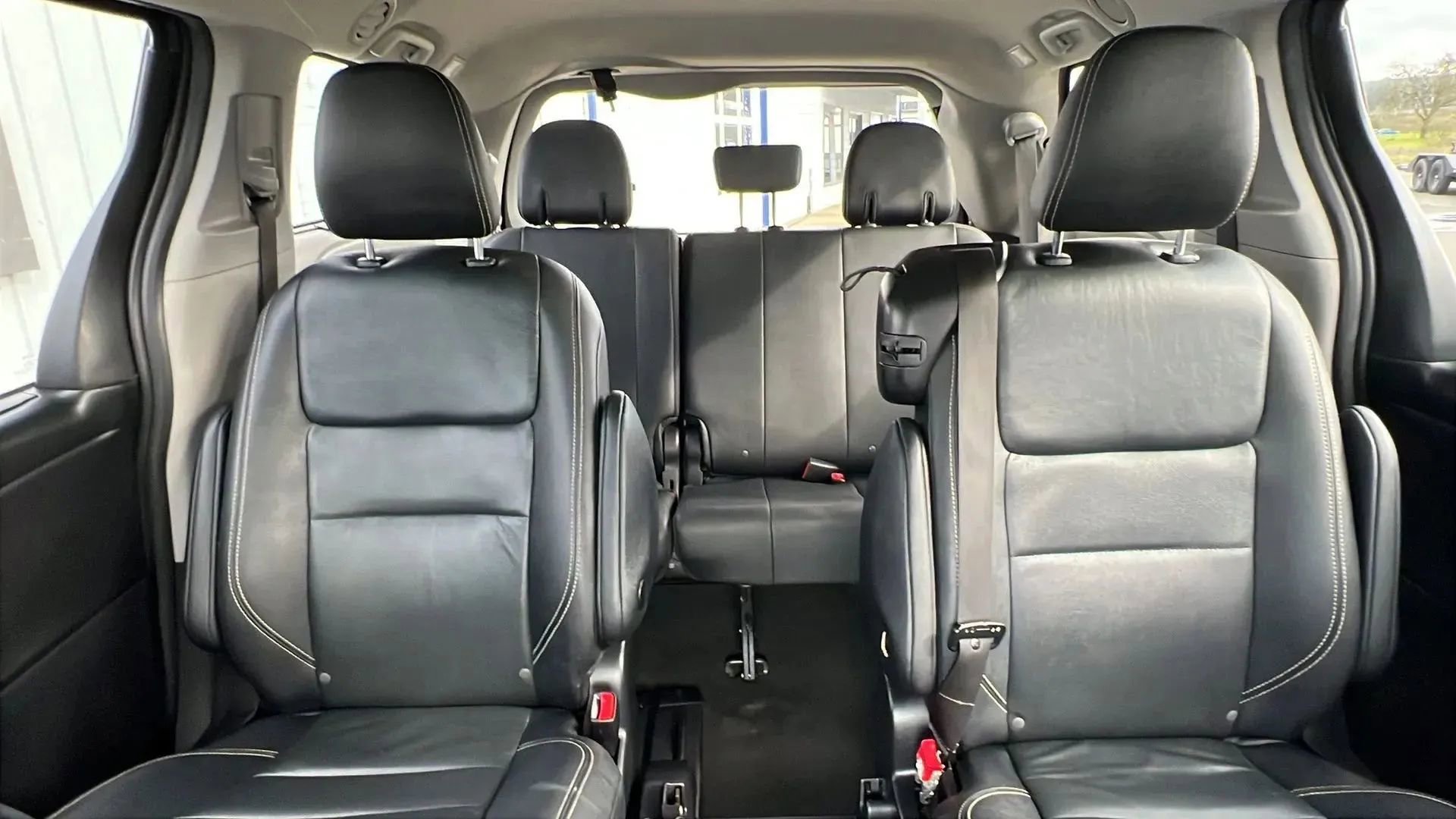 Used 2020 Toyota Sienna SE FWD image 15