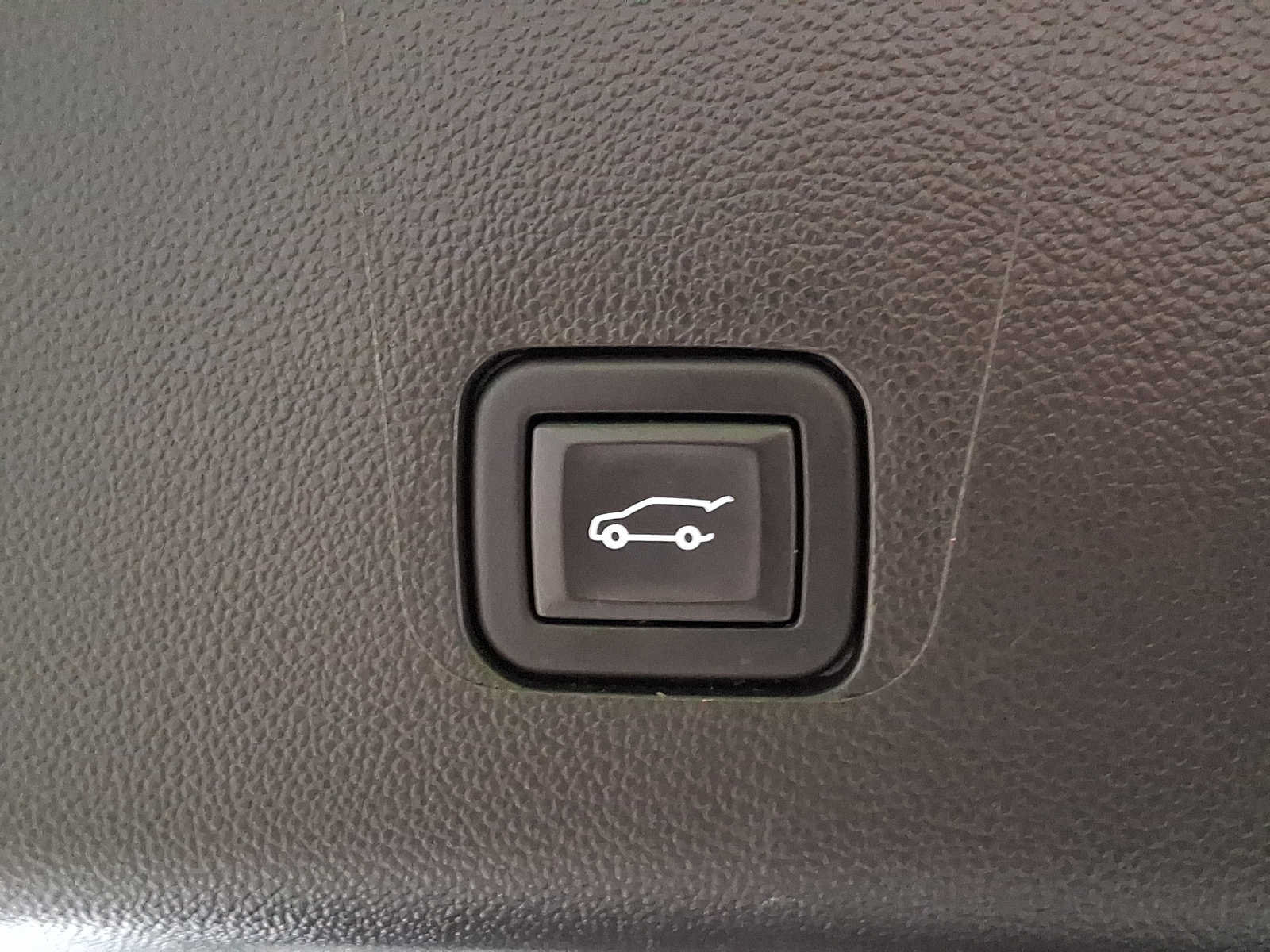 Used 2023 Chevrolet Traverse RS AWD/4WD image 28