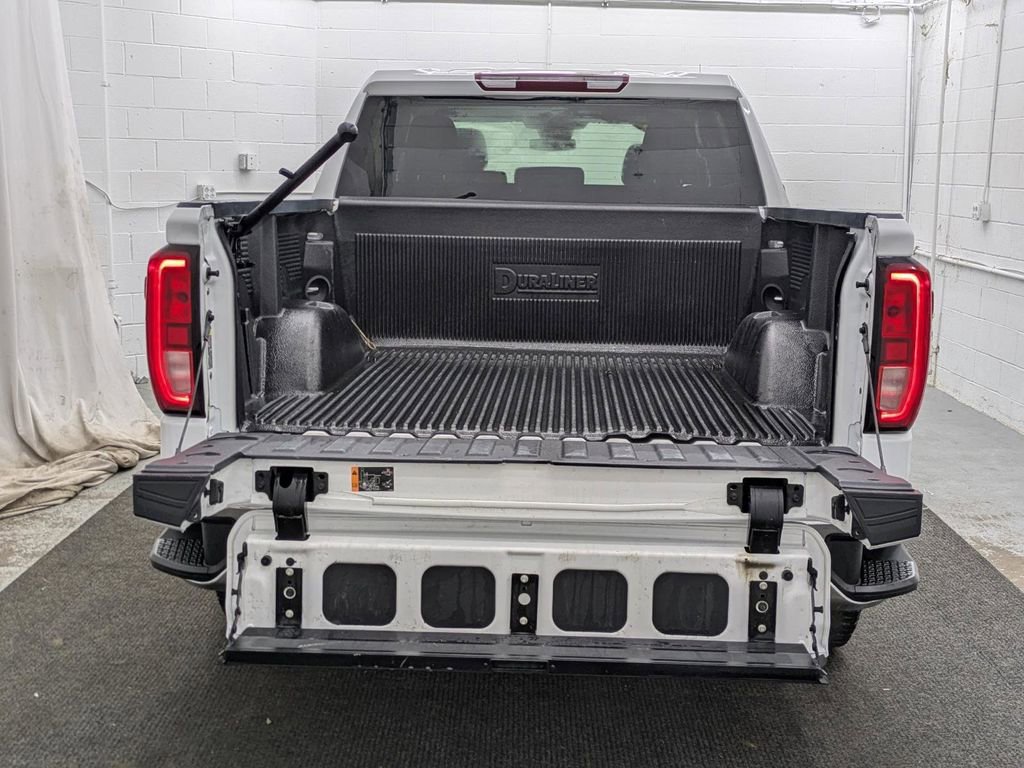 Used 2023 GMC Sierra 1500 SLE w/ Enhanced Capability Package AWD/4WD image 12