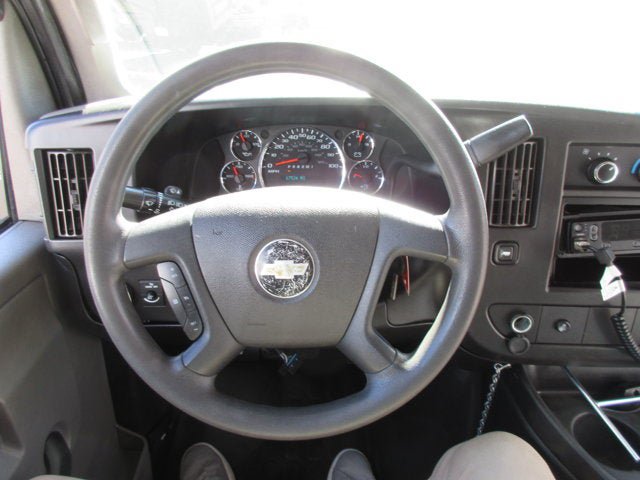 Used 2022 Chevrolet Express 3500 w/ Shuttle Bus Package RWD image 9