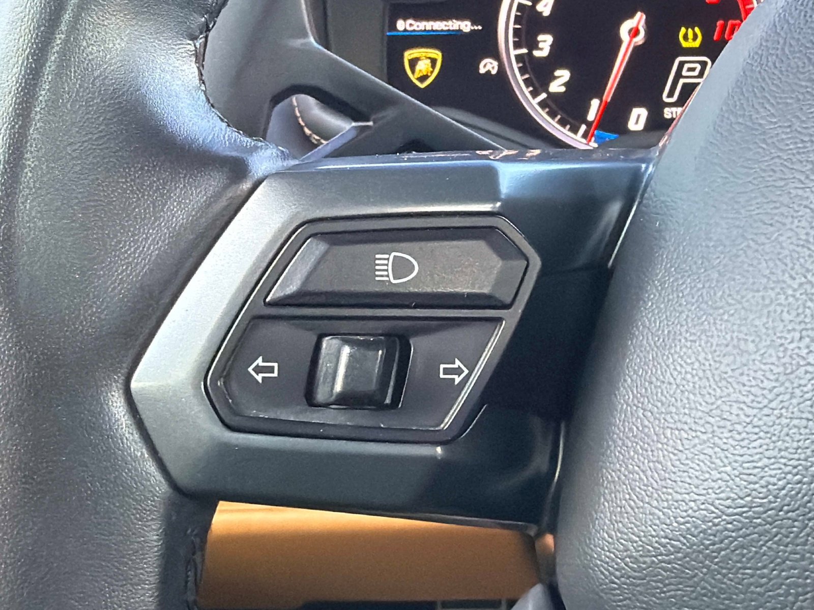 Used 2018 Lamborghini Huracan LP 580-2 image 38