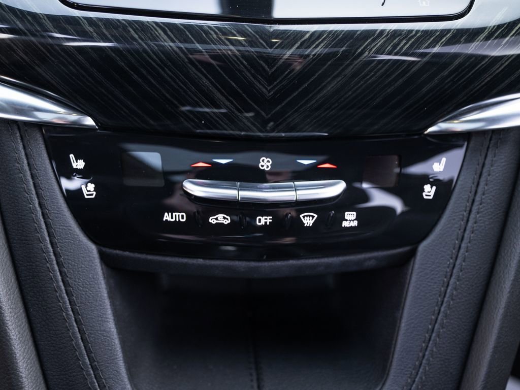 Used 2022 Cadillac XT6 Premium Luxury image 28