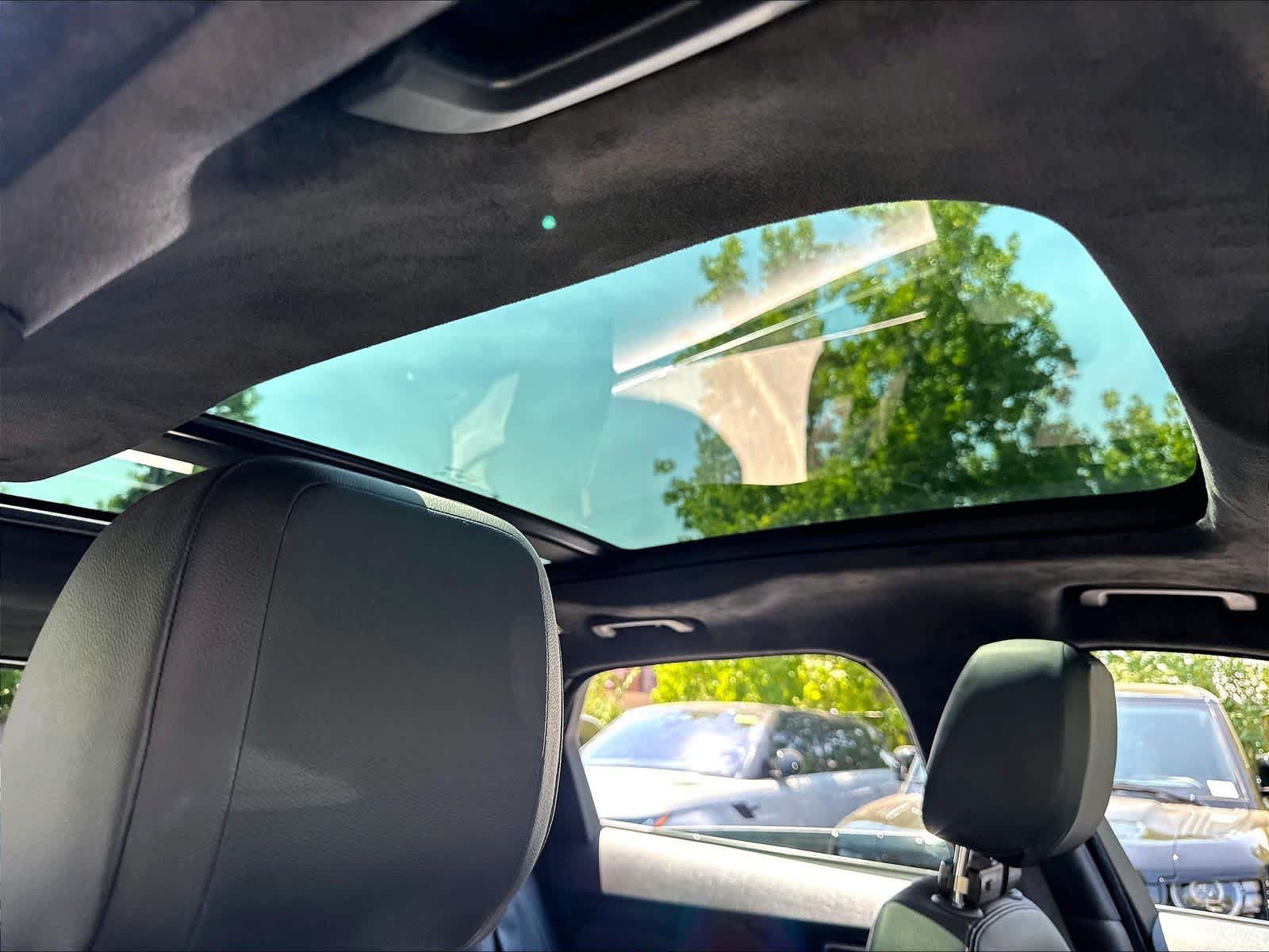 Used 2019 Jaguar F-PACE Premium AWD/4WD image 22